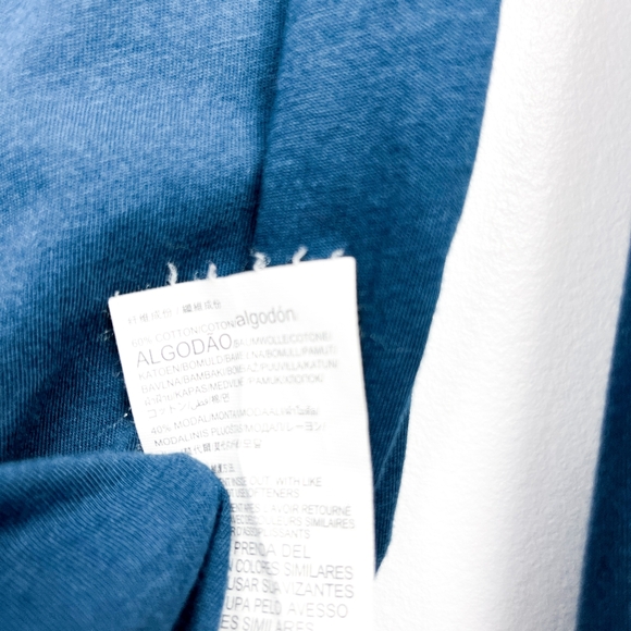 Under Armour Long Sleeve Blue Athletic Top - Picture 3 of 10